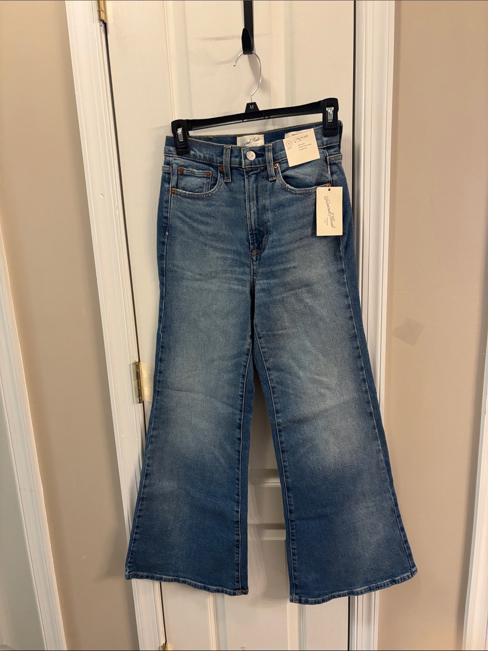 Universal Thread Women's Wide-Leg High-Rise Jeans - Medium Blue Wash